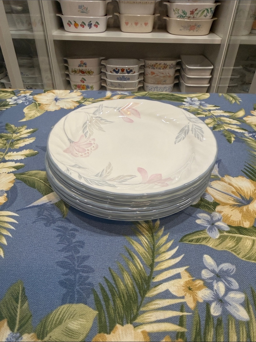 Set of 8 Corelle Pink Trio dessert or salad plates 6 3/4" wide